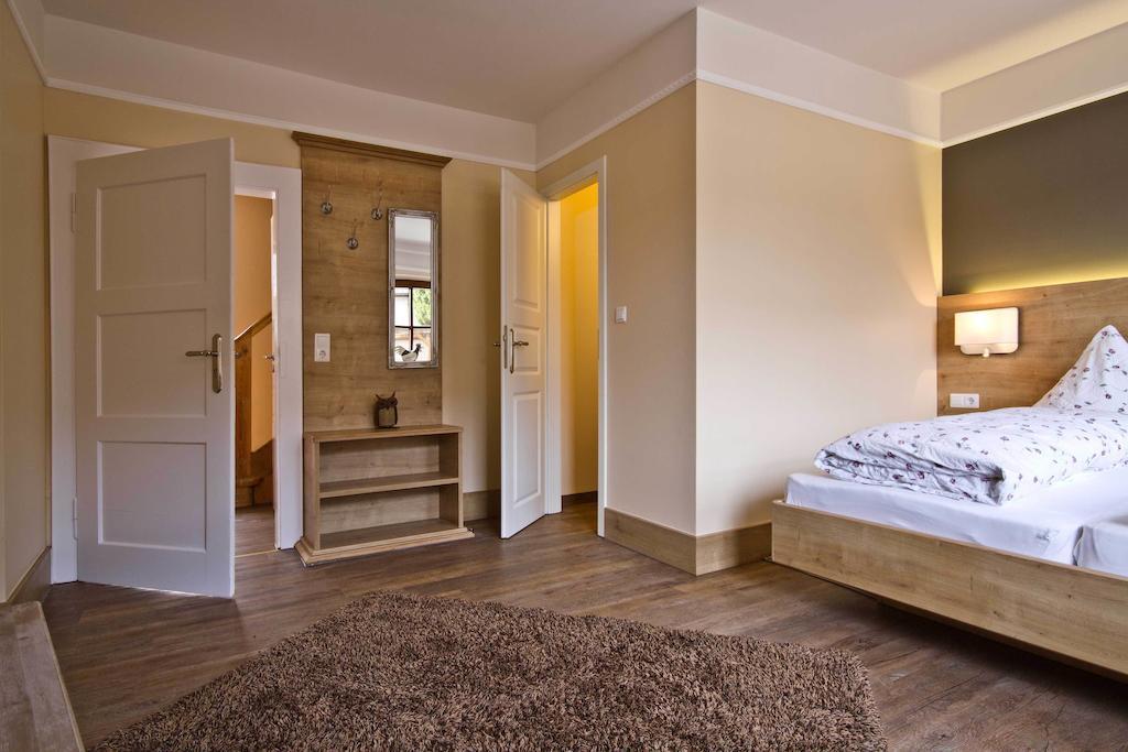 Sankt Annagut Hotel Burrweiler Room photo