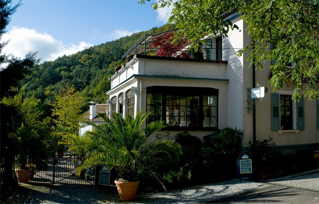 Sankt Annagut Hotel Burrweiler Exterior photo